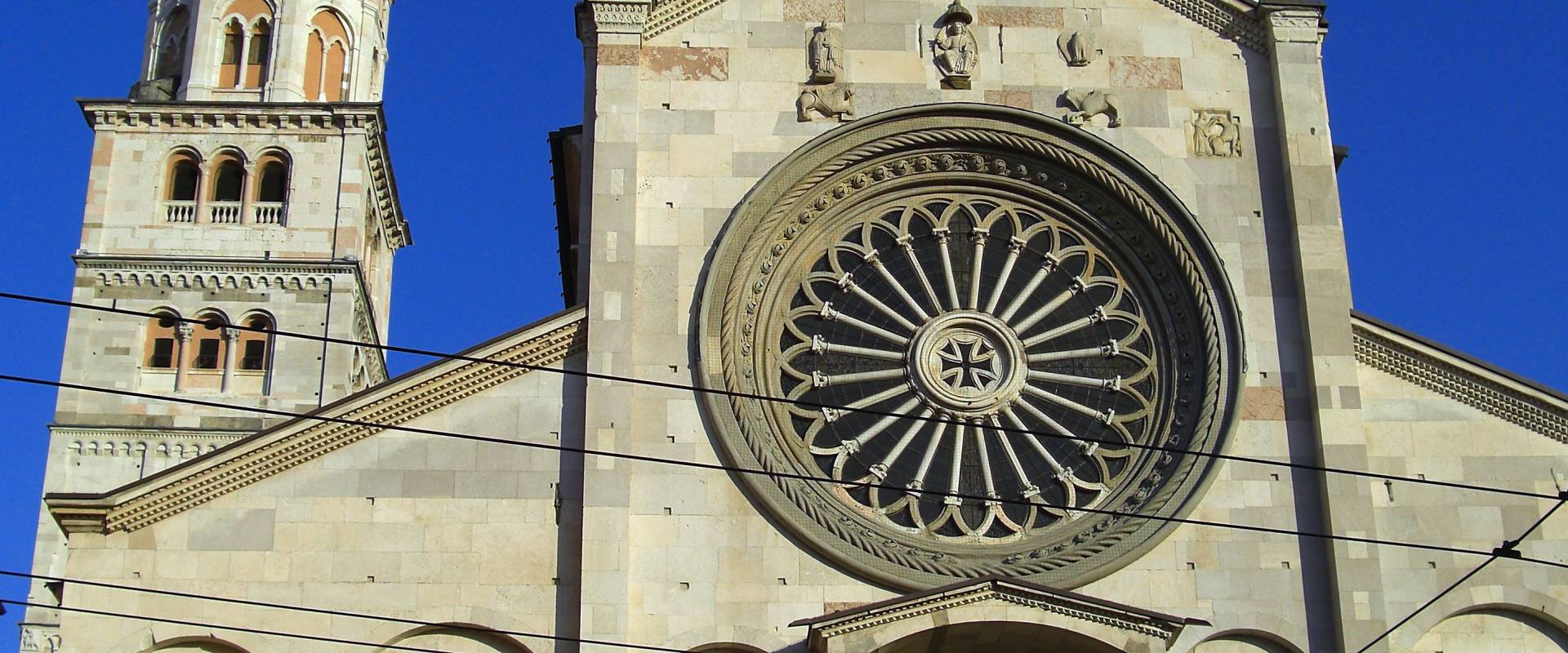 Duomo di Modena e Ghirlandina photo by Matteolel